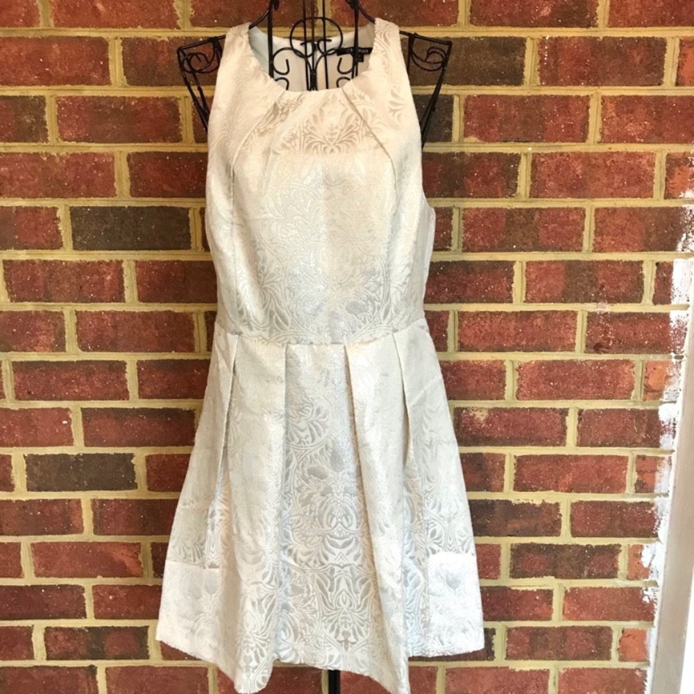 Gianni Bini NWT Winter White Sleeveless Dress